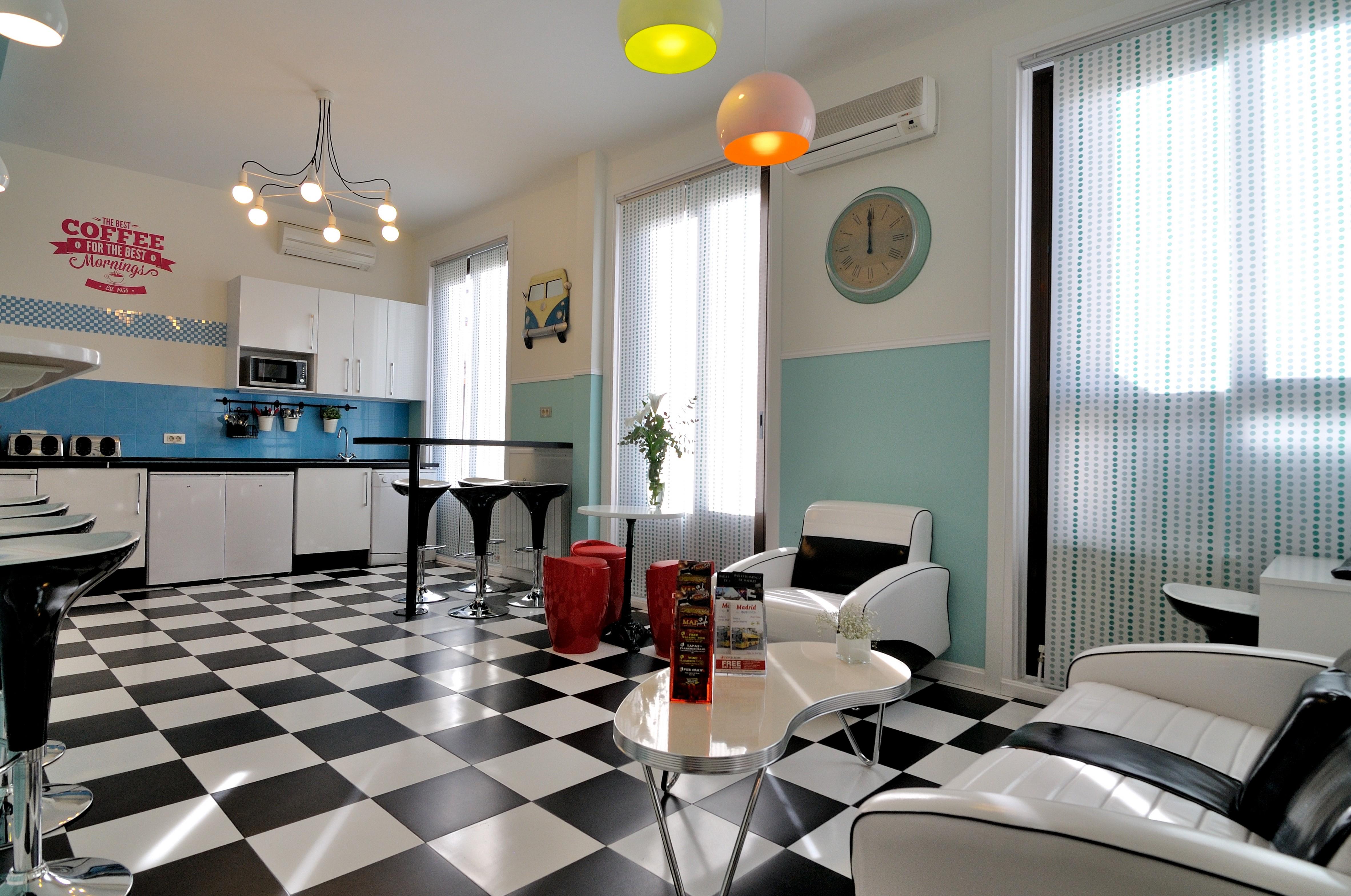 Far Home Plaza Mayor Мадрид Экстерьер фото