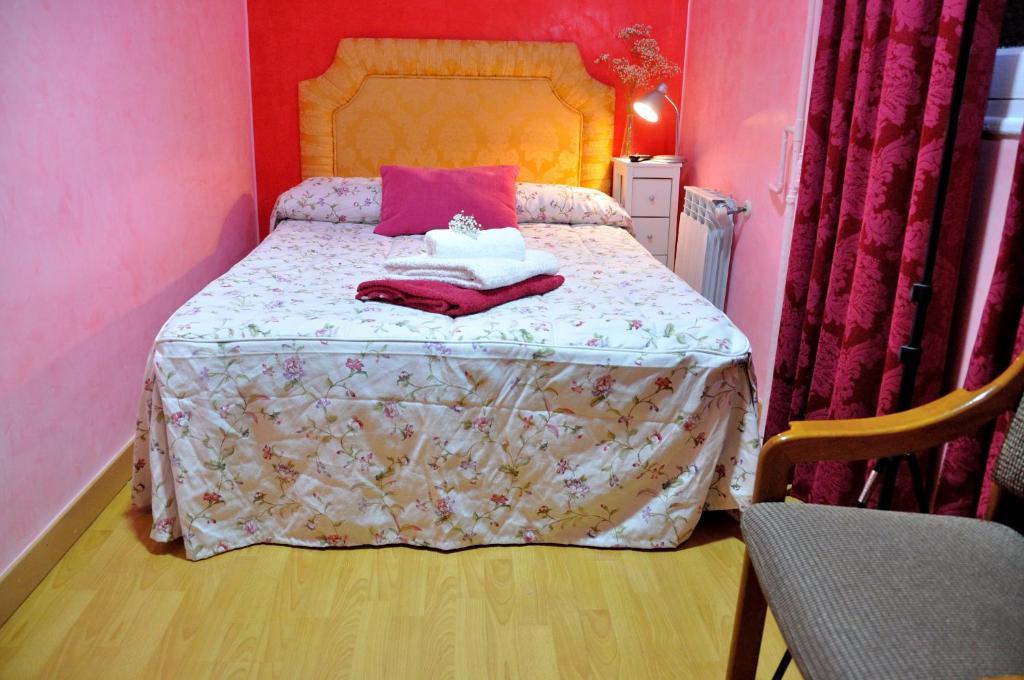 Far Home Plaza Mayor Мадрид Номер фото