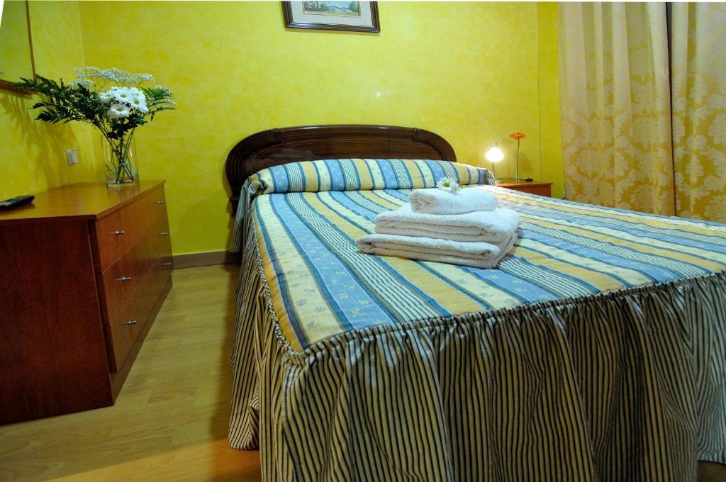 Far Home Plaza Mayor Мадрид Экстерьер фото